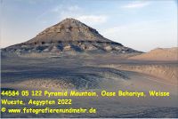 44584 05 122 Pyramid Mountain, Oase Bahariya, Weisse Wueste, Aegypten 2022.jpg